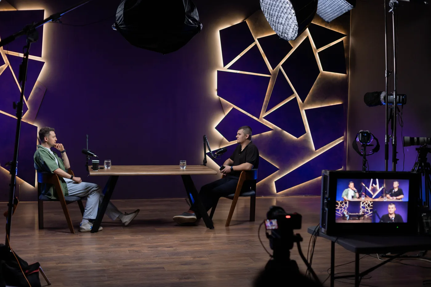 Зйомка інтерв'ю на заході — мобільний продакшн LOCATION