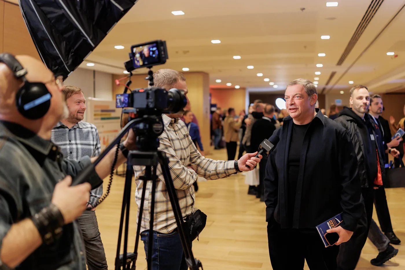 Зйомка з мікрофоном на локації — мобільний продакшн LOCATION